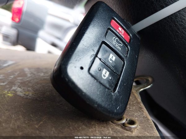 2016 TOYOTA HIGHLANDER LIMITED V6 — I11
