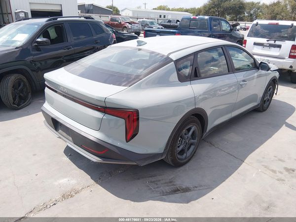 2026 KIA K4 LXS — I4