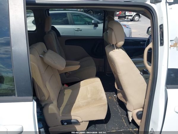 2014 DODGE GRAND CARAVAN SXT — I8