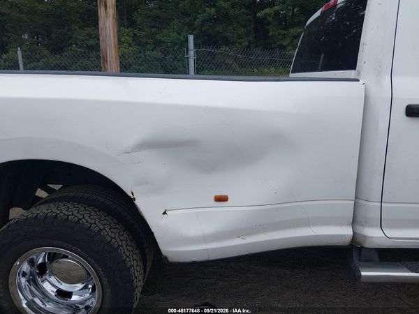 2017 RAM 3500 TRADESMAN  4X4 8' BOX — I152