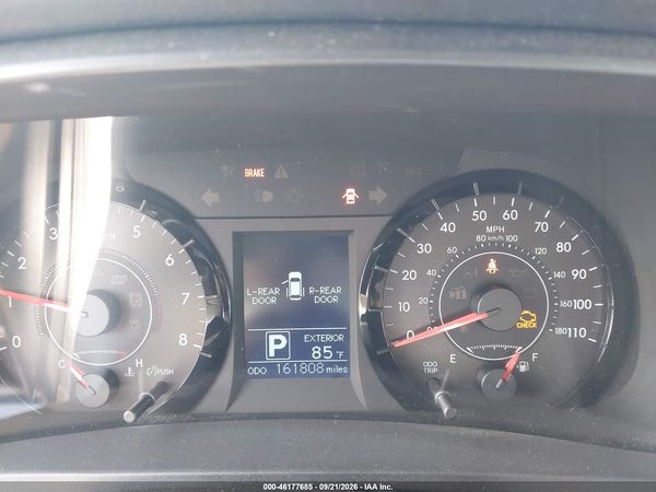2017 TOYOTA SIENNA LE 8 PASSENGER — I7
