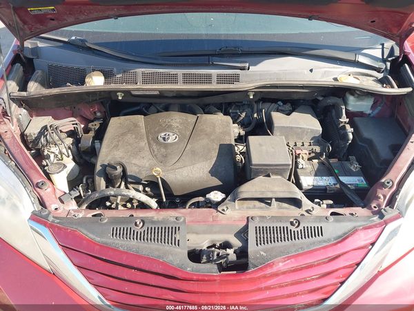 2017 TOYOTA SIENNA LE 8 PASSENGER — I10