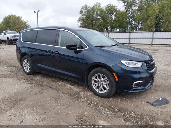 2024 CHRYSLER PACIFICA TOURING L — I1