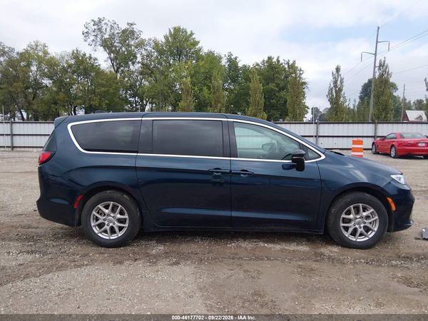 2024 CHRYSLER PACIFICA TOURING L — I116