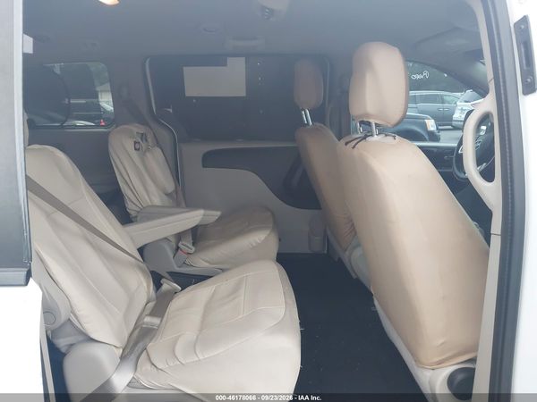 2015 DODGE GRAND CARAVAN SE — I8