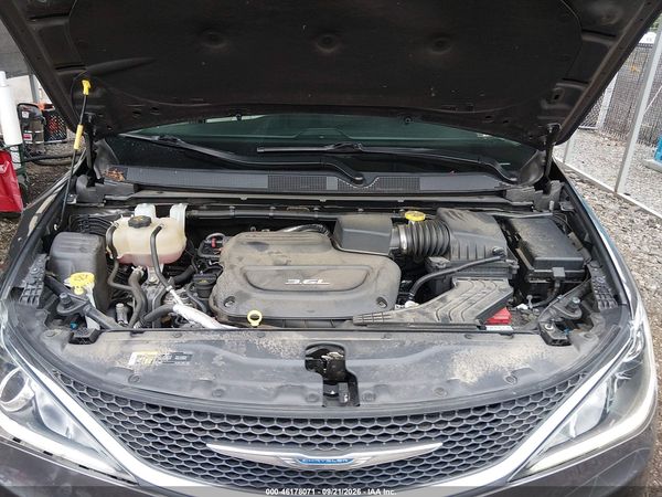 2018 CHRYSLER PACIFICA LIMITED — I10