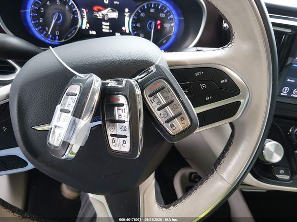 2018 CHRYSLER PACIFICA LIMITED — I11