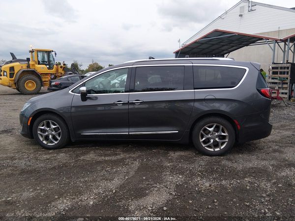 2018 CHRYSLER PACIFICA LIMITED — I117