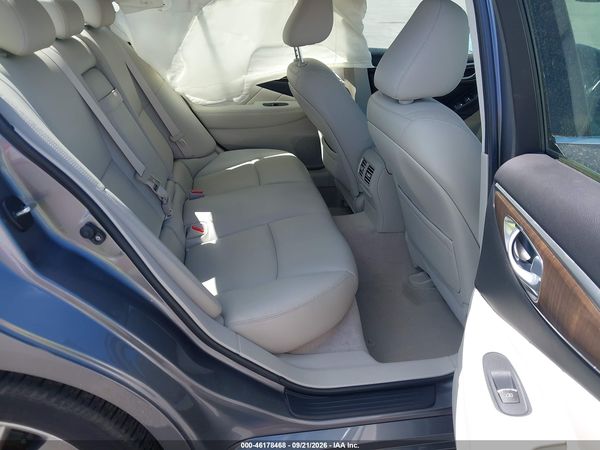 2018 INFINITI Q50 3.0T LUXE — I8