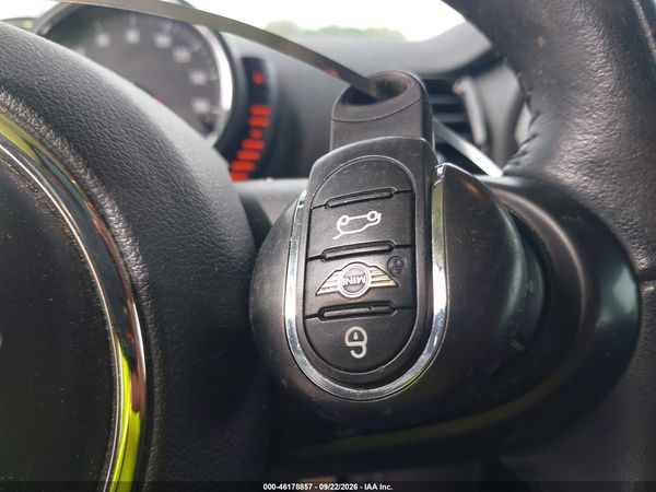 2017 MINI CLUBMAN COOPER — I11