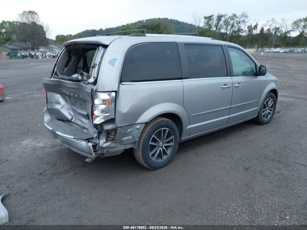 2017 DODGE GRAND CARAVAN SXT — I4