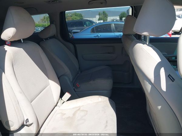 2017 KIA SEDONA LX — I8