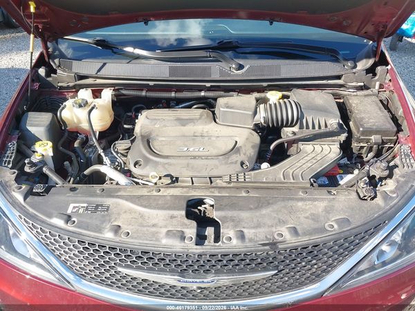 2017 CHRYSLER PACIFICA LIMITED — I10