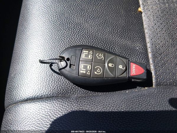 2013 DODGE GRAND CARAVAN R/T — I11