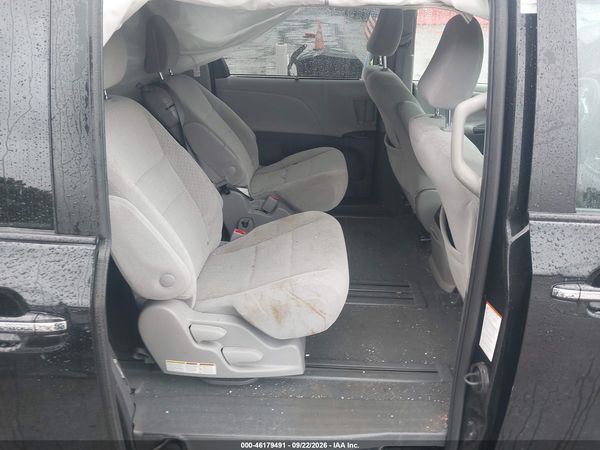 2020 TOYOTA SIENNA LE — I8