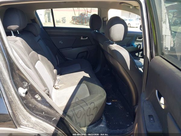 2016 KIA SPORTAGE LX — I8