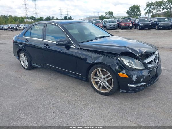 2012 MERCEDES-BENZ C 300 — I1
