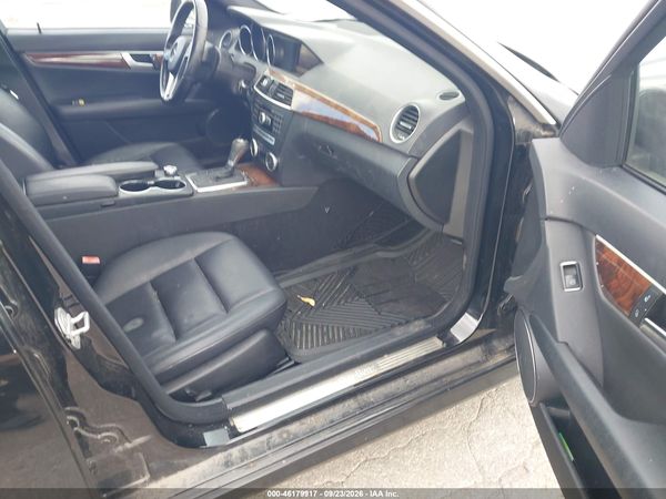 2012 MERCEDES-BENZ C 300 — I5