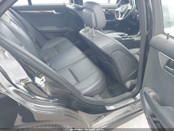 2012 MERCEDES-BENZ C 300 — I8