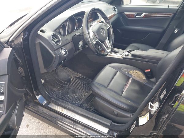 2012 MERCEDES-BENZ C 300 — I152