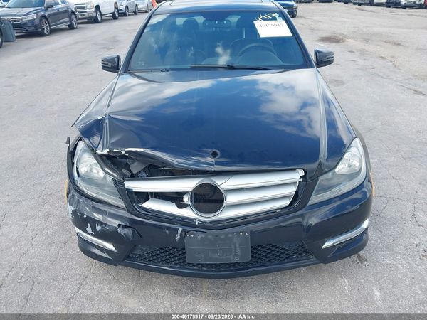 2012 MERCEDES-BENZ C 300 — I155