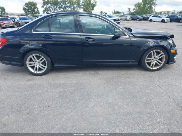 2012 MERCEDES-BENZ C 300 — I156