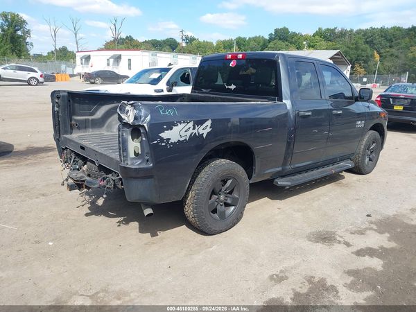 2017 RAM 1500 EXPRESS  4X4 6'4 BOX — I4