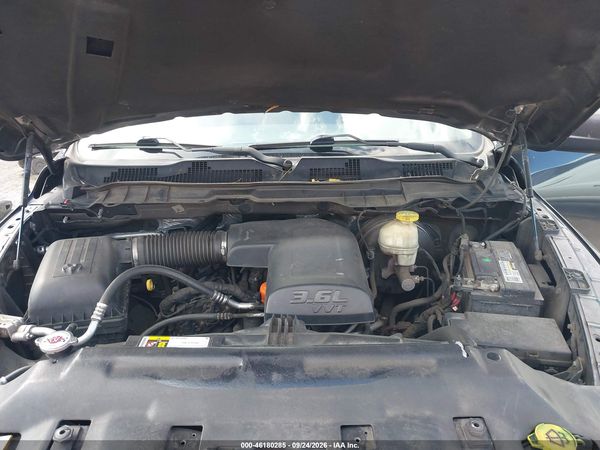 2017 RAM 1500 EXPRESS  4X4 6'4 BOX — I10