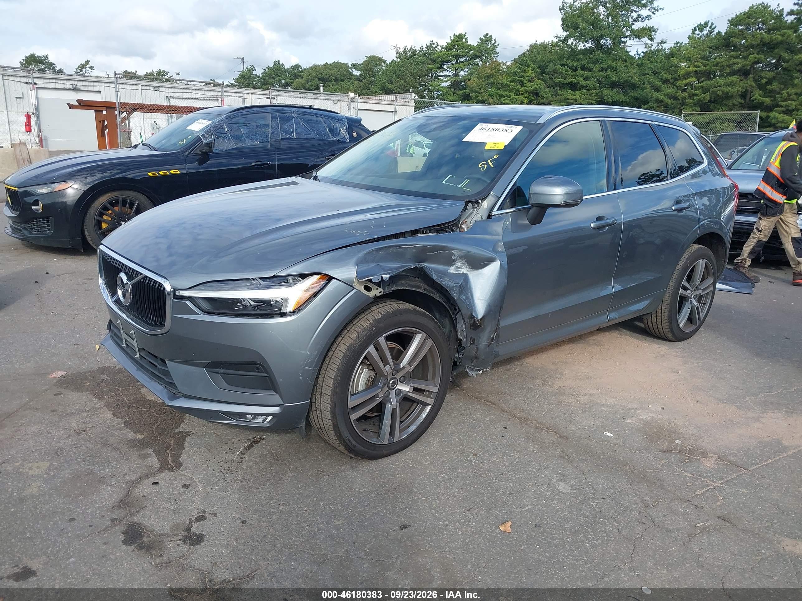 2021 VOLVO XC60 MOMENTUM — I2