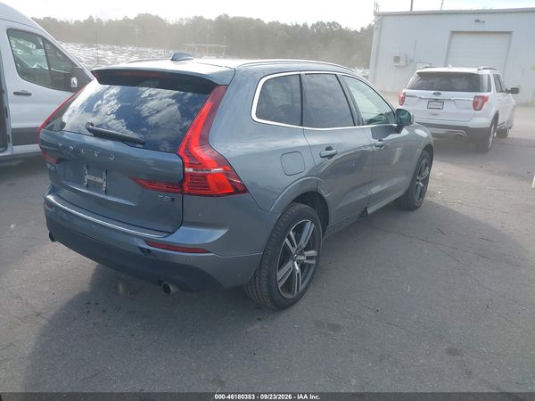 2021 VOLVO XC60 MOMENTUM — I4