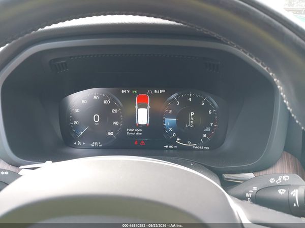 2021 VOLVO XC60 MOMENTUM — I7