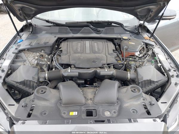 2019 JAGUAR XJ R-SPORT — I10