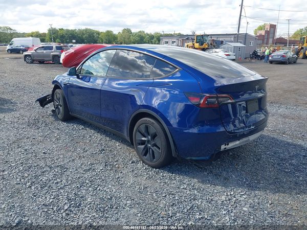 2024 TESLA MODEL Y — I3