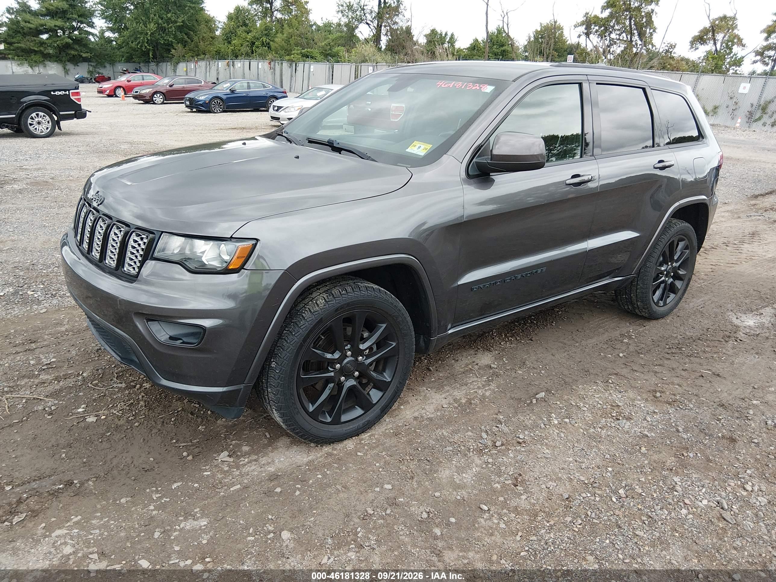 2017 JEEP GRAND CHEROKEE ALTITUDE 4X4 — I2