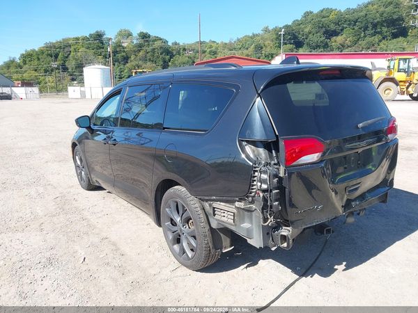 2019 CHRYSLER PACIFICA TOURING L — I3