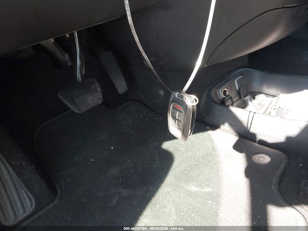 2019 CHRYSLER PACIFICA TOURING L — I11