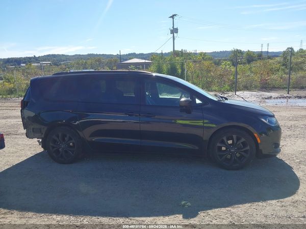 2019 CHRYSLER PACIFICA TOURING L — I116