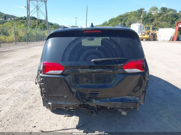 2019 CHRYSLER PACIFICA TOURING L — I119