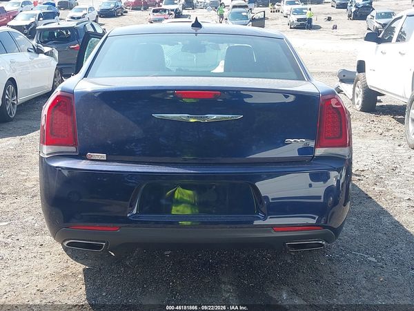 2016 CHRYSLER 300 S — I119