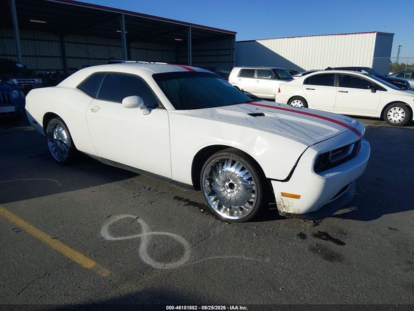 2014 DODGE CHALLENGER SXT — I1