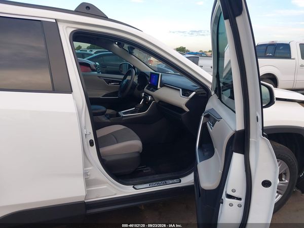 2024 TOYOTA RAV4 XLE — I5