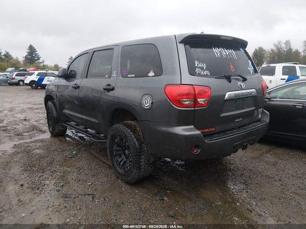 2016 TOYOTA SEQUOIA PLATINUM 5.7L V8 — I3