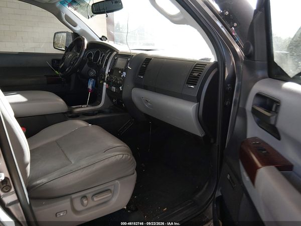 2016 TOYOTA SEQUOIA PLATINUM 5.7L V8 — I5