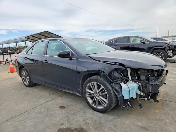 2016 TOYOTA CAMRY — Passenger 3/4