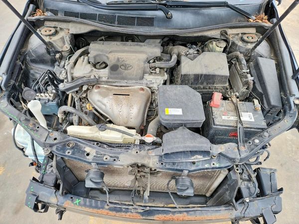 2016 TOYOTA CAMRY — Engine bay