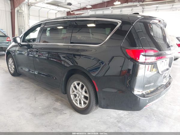 2025 CHRYSLER PACIFICA SELECT — I3