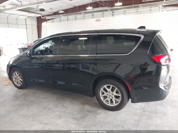 2025 CHRYSLER PACIFICA SELECT — I117