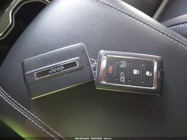 2023 JEEP GRAND CHEROKEE LIMITED 4X4 — I11