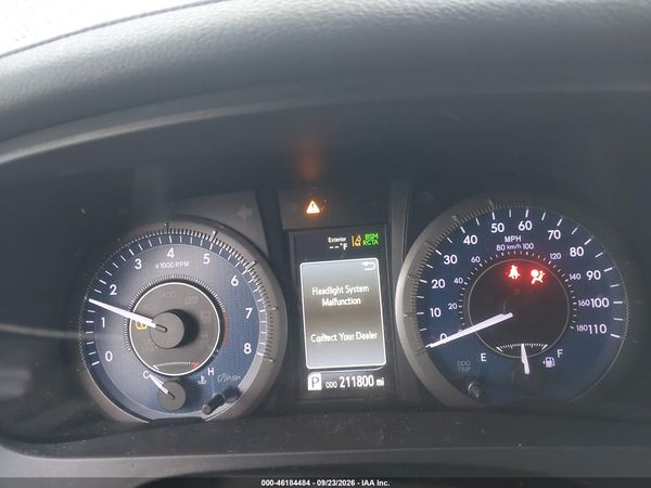 2018 TOYOTA SIENNA XLE PREMIUM 7 PASSENGER — I7