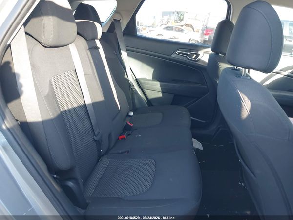 2024 KIA SPORTAGE LX — I8